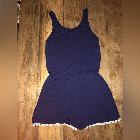 💕5️⃣Love Ari navy romper sz Lg fits med also and super soft and stretchy - Picture 2 of 5